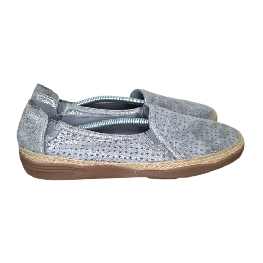 Clarks Womens Size 9 Metallic Silver Leather Slip On Espadrille Loafers